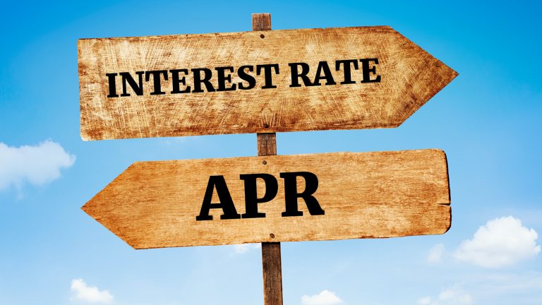 What’s a difference between Interest RATE VS APR?